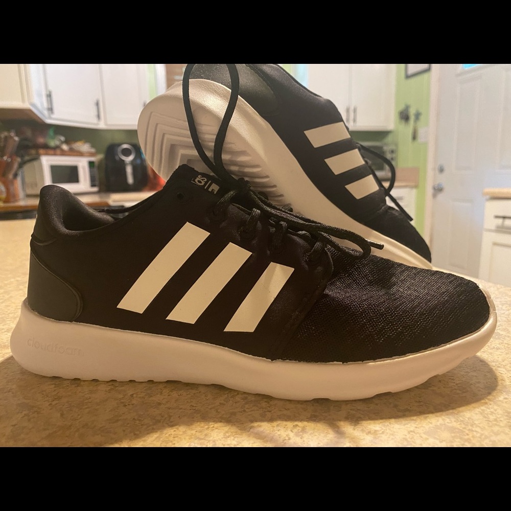 Womens adidas cloud foam sneakers NEW